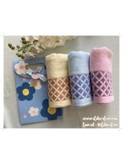 ผ้าขนหนูเนื้อ cotton ลายกากบาทใหญ่ ขนาดเช็ดผม 15x30 นิ้ว แพ็คถุงกระดาษ