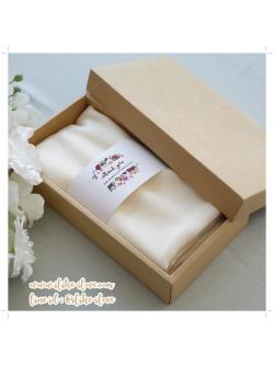 ผ้าคลุมไหล่ Cashmere แพ็คกล่องคราฟท์