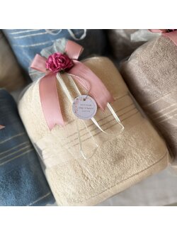 ผ้าขนหนูเนื้อ cotton ลายเส้นทอง ขนาดเช็ดตัว 29x57 นิ้ว