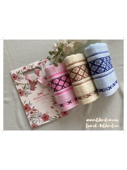 ผ้าขนหนูเนื้อ cotton ลายกากบาทเล็ก ขนาดเช็ดผม 15x30 นิ้ว แพ็คถุงกระดาษ