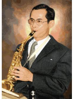 Pinn ในหลวงทรงแซกโซโฟน