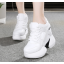รองเท้าผ้าใบเสริมส้น ไซต์ 35-39 สีดำ/ขาว
