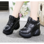 รองเท้าผ้าใบเสริมส้น ไซต์ 35-39 สีดำ/ขาว