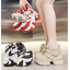 รองเท้าผ้าใบเสริมส้น 3.2 นิ้ว สีแดง/ดำ/เบจ ไซส์ 34-39