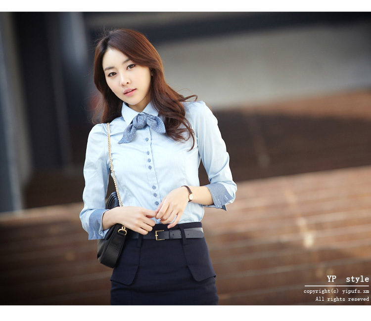 **หมดค่ะ**เสื้อผ้าฝ้ายสีฟ้าแขนยาวคอปก ติดกระดุมผ่าหน้า ผูกโบว์ที่คอสวยเหมือนแบบค่ะ