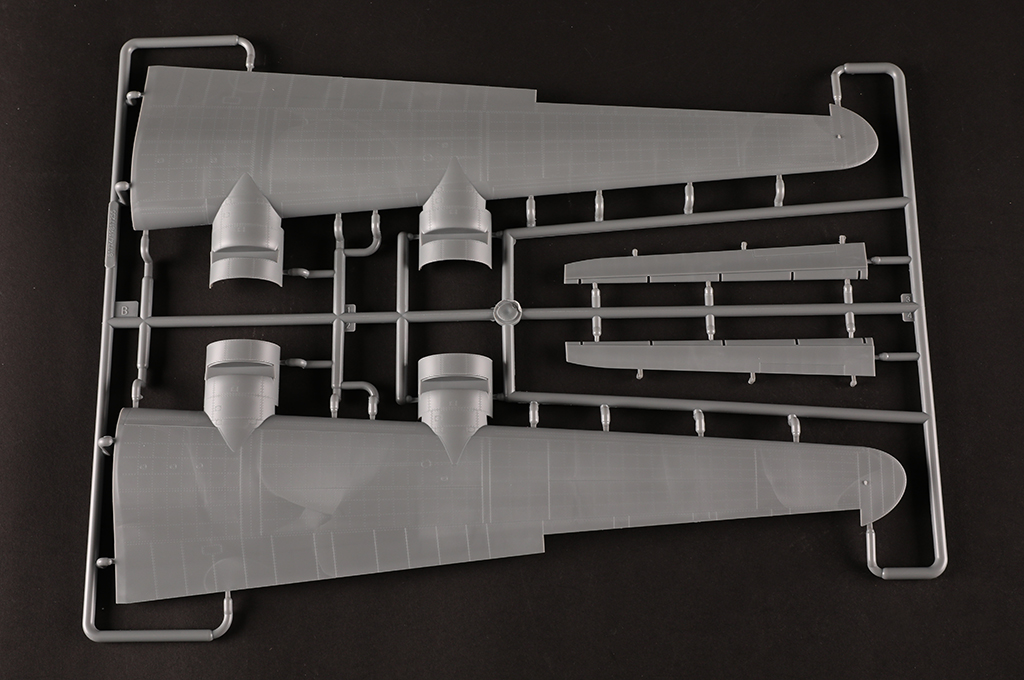 1/48 US B-24J Liberator