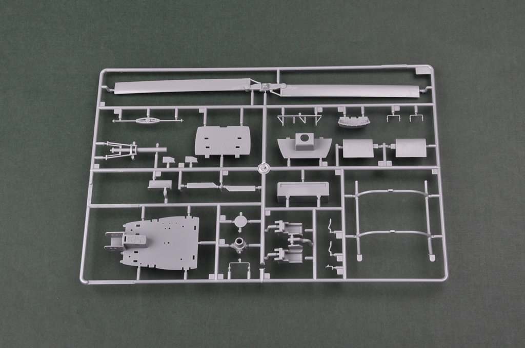 1/48 UH-1C Huey Helicopter