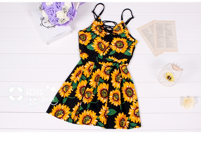 ***พรีออเดอร์***บิกินี่ชุดว่ายน้ำวันพีซ one-piece สีขาวเหลืองพิมพ์ลายดอกทานตะวัน เล่นดีเทล sexy เล็กๆ ช่วงร้อยเชือกสลับผูกเป็นโบว์ น่ารักไม่โป๊ สดใสรับลมทะเลสวยเหมือนแบบค่ะ