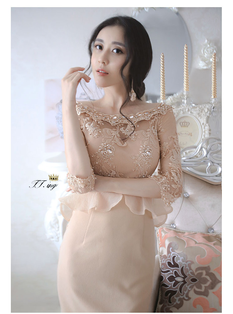 **พร้อมส่ง ด่วนจำนวนจำกัดค่ะ**เดรสใส่ไปงานแต่งสีตาลแขนยาว ดีเทลชุดซีทรูผ้าลูกไม้ลายดอกไม้หรูหรา ดีเทลผ้าตาข่ายโปร่งสีดำช่วงอกและแขน ซับในสีน้ำตาล สวยไฮโซคุณภาพดีเหมือนแบบค่ะ