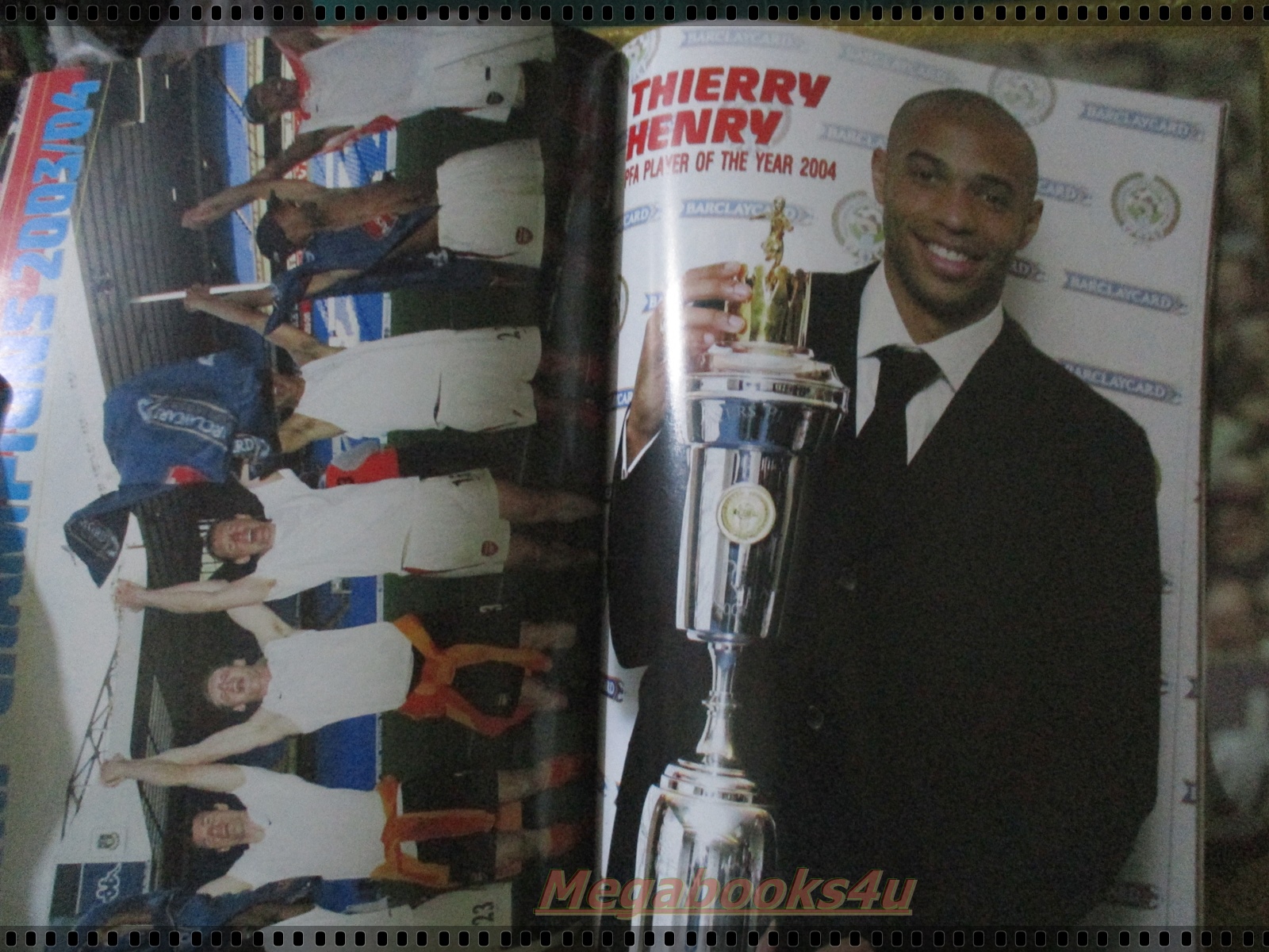 นิตยสารพรีเมียร์รายเดือน ฉบับที่11 ปี2547 มีโปสเตอร์ขนาดใหญ่ อาร์เซน่อล