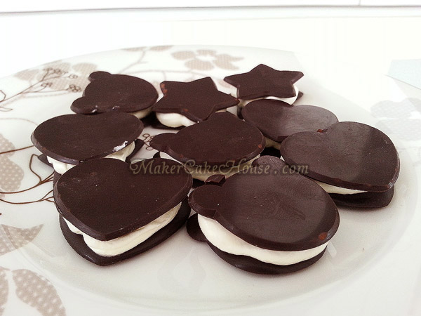 พิมพ์ซิลิโคนมาการองรูปมิกกี้และคิตตี้