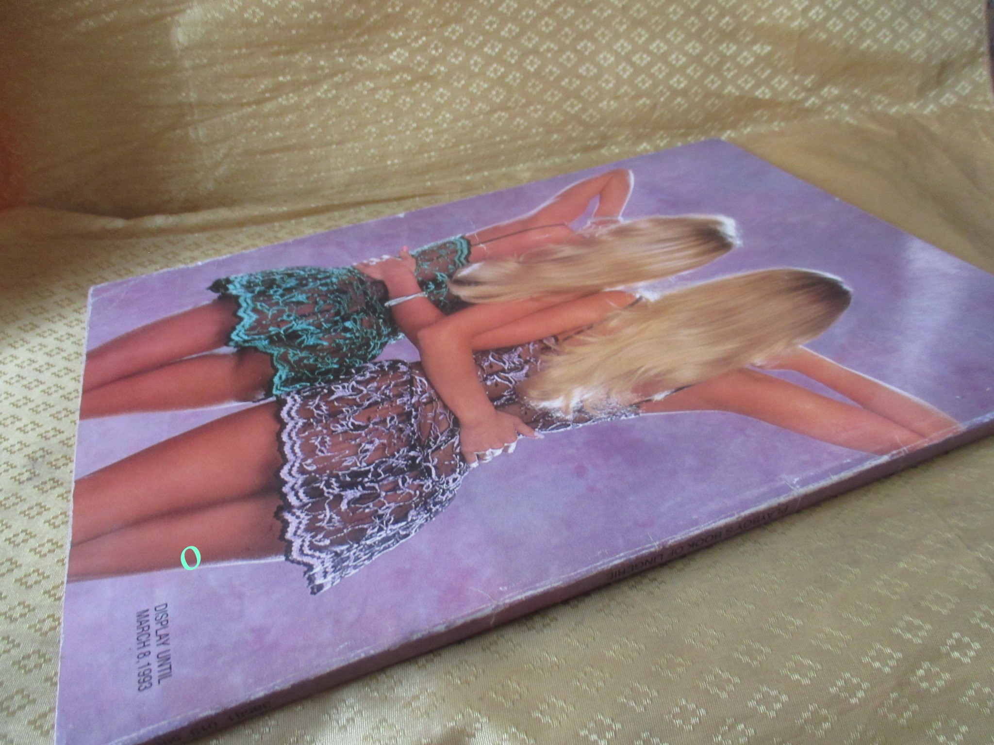 นิตยสาร PLAYBOY'S BOOK OF LINGERIE. / JAN.1993 มีตำหนิ กระดาษริมปกย่ยหน่อย