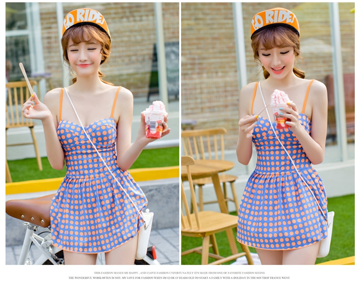 **พร้อมส่ง**ชุดว่ายน้ำบิกินี่วันพีชสีน้ำเงินลายจุดสีส้ม กระโปรงบานออกช่วงเอว ซ่อนกางเกงไว้ด้านใน ไม่โป๊ค่ะ สวยน่ารักเหมือนแบบค่ะ