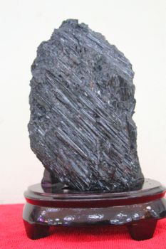 แบล็ค ทัวร์มาลีน (Black Tourmaline)