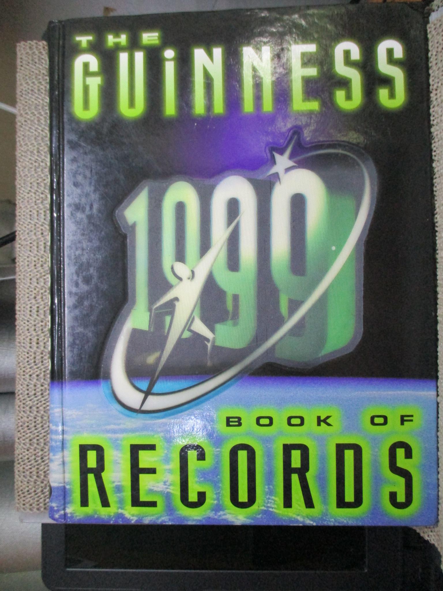 หนังสือ สถิติที่สุดในโลก กินเนสส์ หรือกินเนสส์บุ๊ค Guinness Book of World Records (ภาษาอังกฤษ)