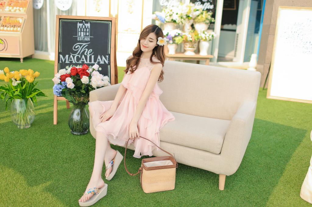 ***หมดค่ะ***เดรสชีฟองแขนกุดสีชมพู ปักคริสตัลช่วงอก กระโปรมพริ้วสวยหวาน น่ารักมากๆค่ะ