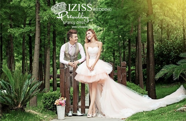 **พรีออเดอร์**รหัส PW053 ชุดถ่ายพรีเว็ดดิ้ง (pre wedding dress) ชุดแฟนตาซีชายหญิง "ธีมสีขาวพีช"