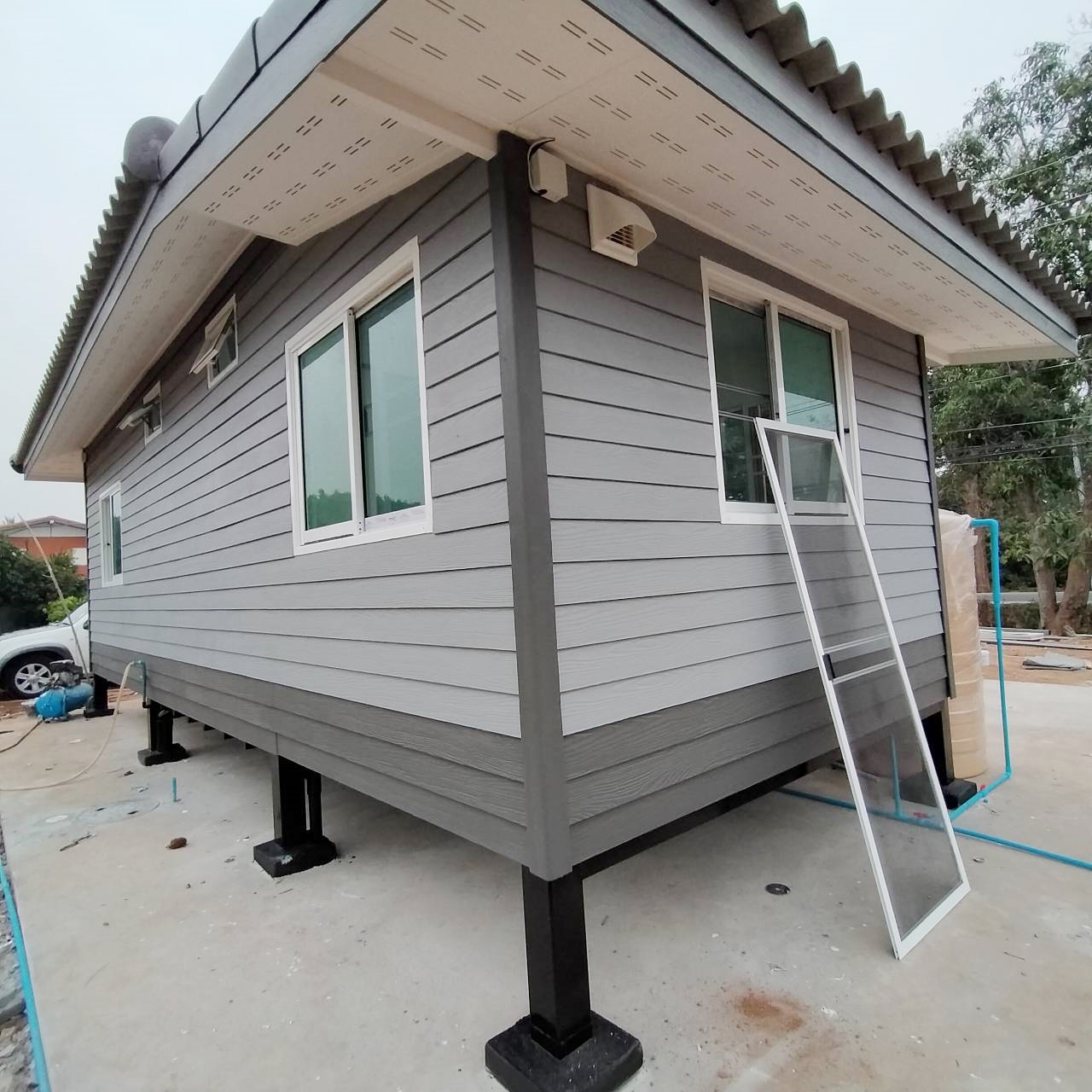 บ้านน็อคดาวน์ ขนาด 4*6 เมตร และมีครัวต่อด้านข้าง ขนาด 3*2 เมตร