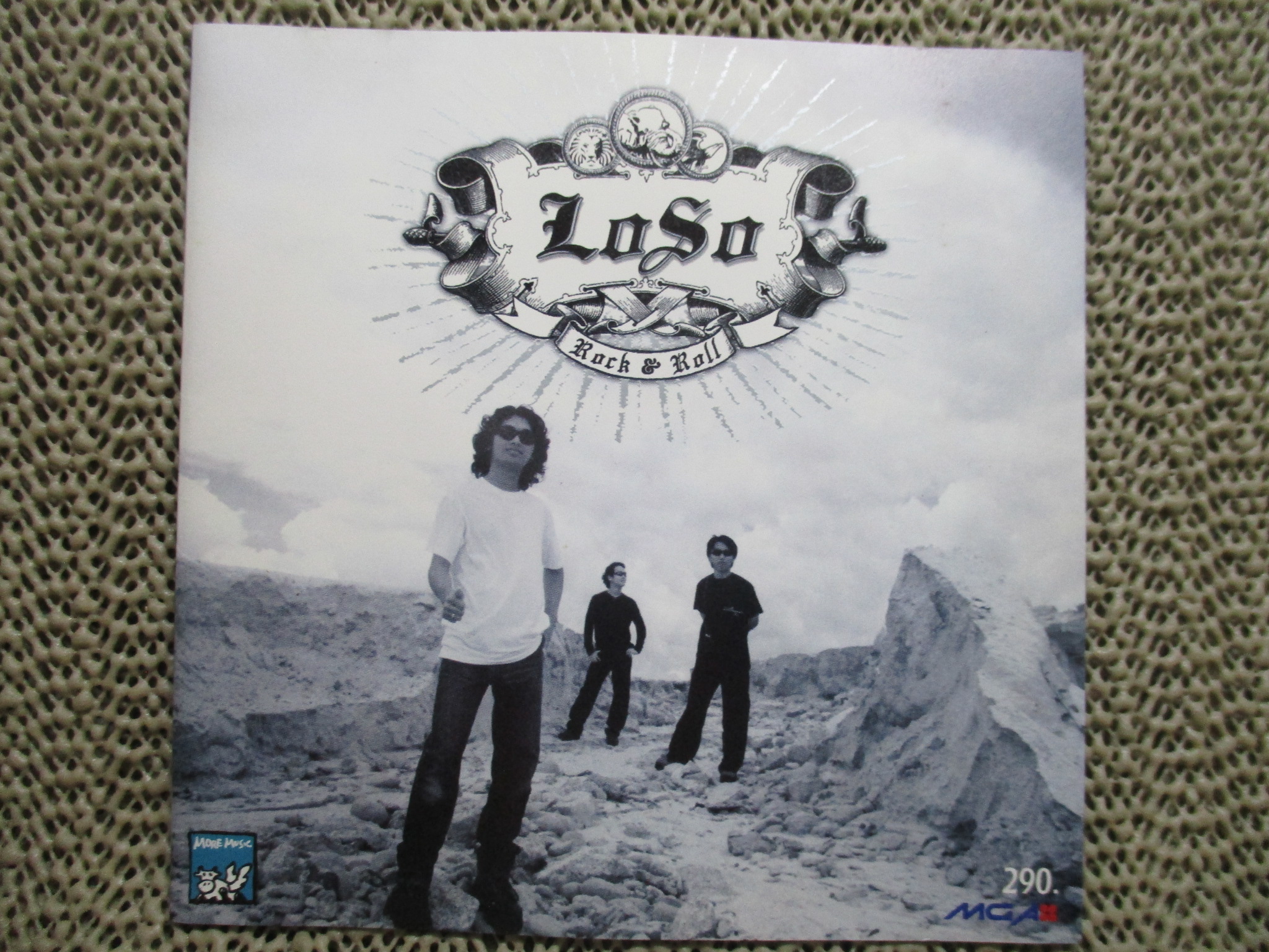 ซีดีเพลงไทยสากล โลโซ ร็อก แอนด์ โรล / LOSO ROCK & ROLL // ปกสวย แผ่นสวย มีรอยนิดเดียว โค้ด UM ขอบเลเซอร์