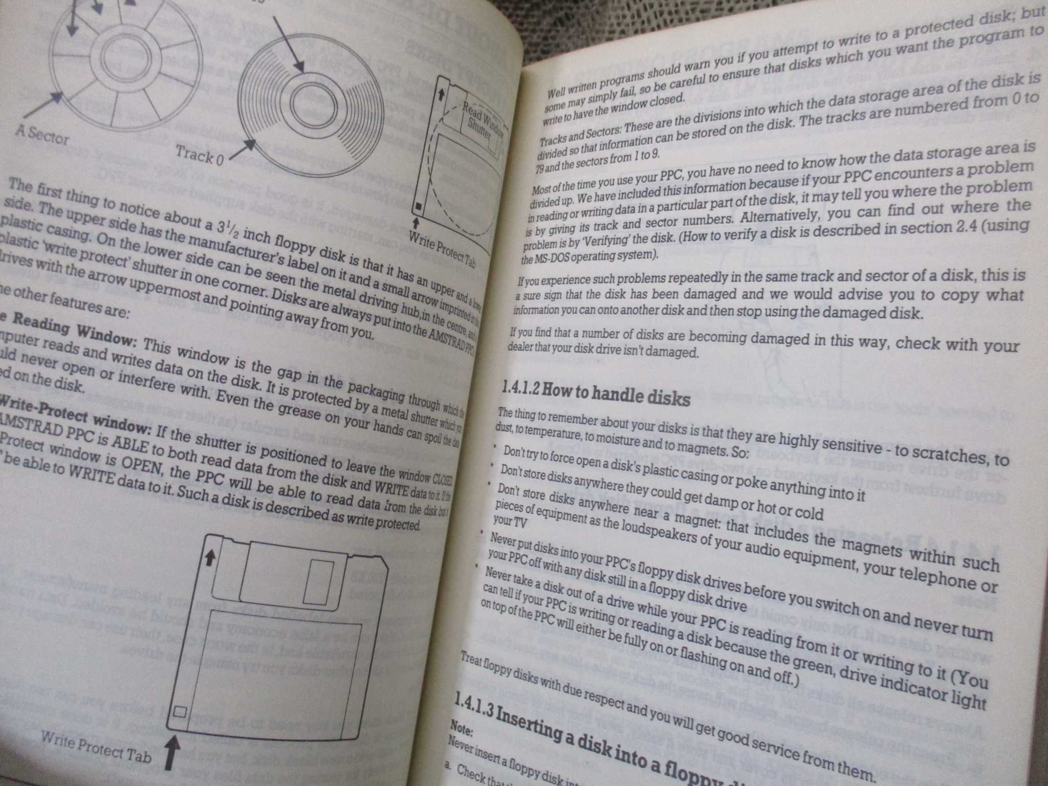 คู่มือ THE AMSTRAD PORTABLE PPC 512/640 (ภาษาอังกฤษ)