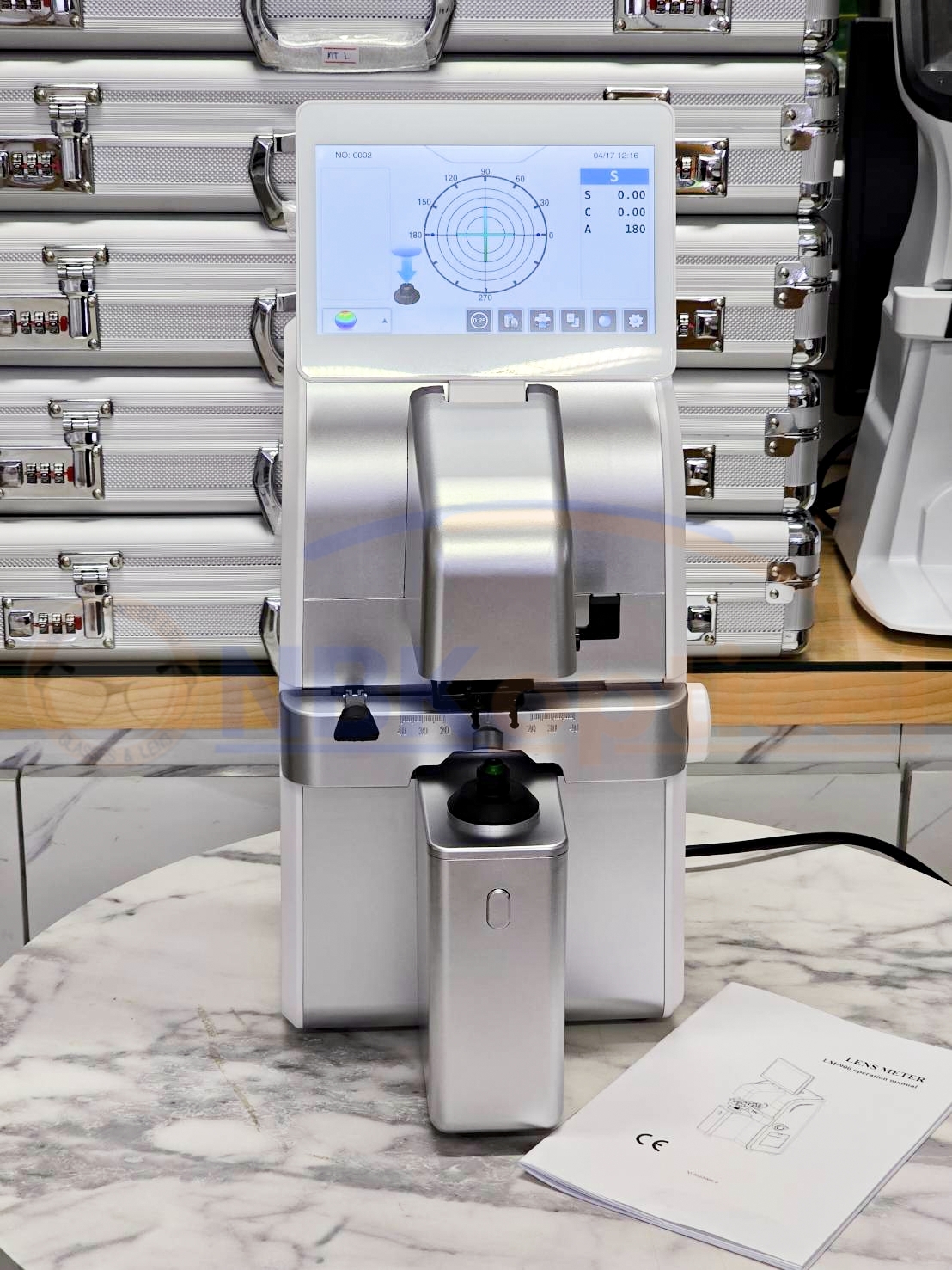 เครื่องเช็คเลนส์ออโต้ LM-900 Lensmeter