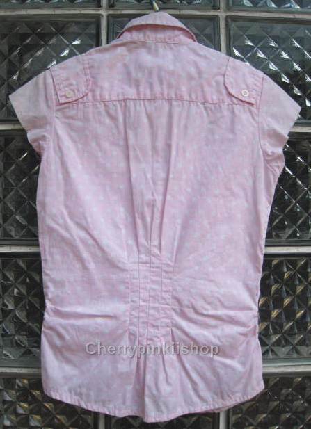 เสื้อสีชมพู Polka dot ลายจุดขาว มีเย็บที่เอว size S ใส่แล้วดูหวานและเก๋ไก๋