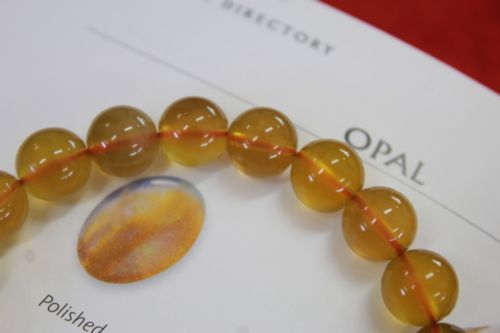 โอปอลเหลือง ( Yellow Opal )