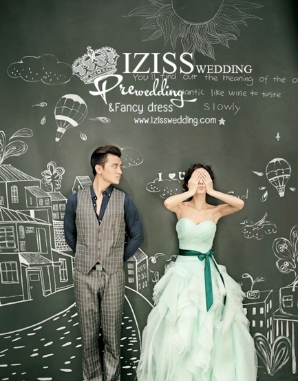 PW112 - Pre order ชุดคู่ถ่ายพรีเวดดิ้ง (prewedding dress) & ชุดแต่งงานแฟนซี (Fancy wedding dress)ชายหญิง "ธีมสีเขียว-เทา"