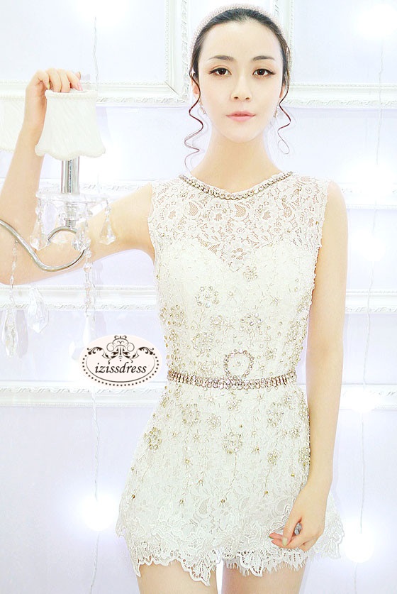 ***หมดค่ะ***จั้มสูทผ้าลูกไม้สีขาว ปักพลอยตกแต่งที่ตัวเสื้อ มีซับใน สวยเหมือนแบบ 100%ค่ะ