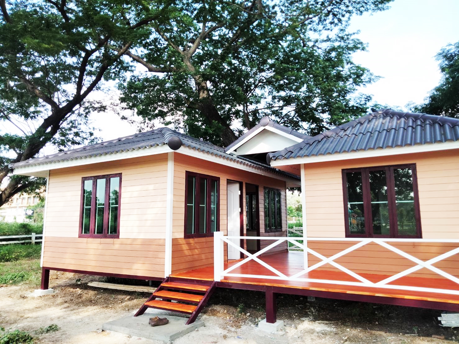 บ้านน็อคดาวน์ ขนาด 4*6 และ 3*4 พร้อมระเบียงกลางบ้าน