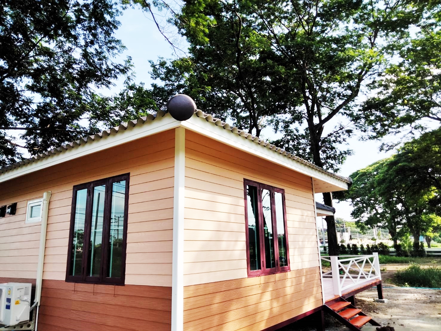 บ้านน็อคดาวน์ ขนาด 4*6 และ 3*4 พร้อมระเบียงกลางบ้าน