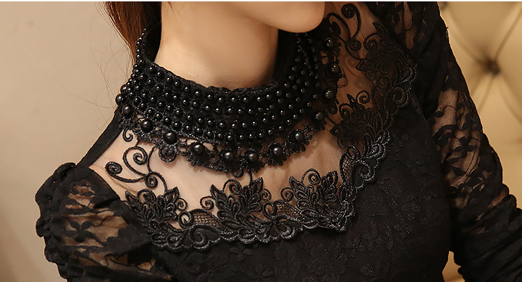 MX438**หมดค่ะ**เสื้อสีดำผ้าลูกไม้ ดีเทลตกแต่งที่คอด้วยผ้าลูกไม้สีดำ ผสมลูกปัดและมุขสีดำหรูหราไฮโซ แขนยาว สวยมากค่ะ ใส่ออกงาน ใส่ทำงานก็สวยค่ะ