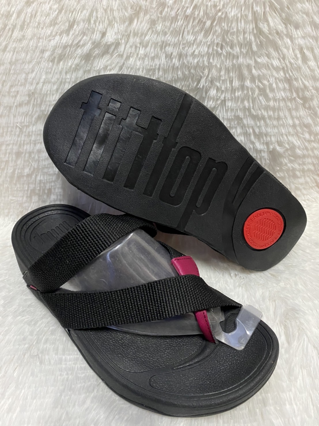 รองเท้าแตะแบบหนีบใส่ได้ทั้งชายและหญิงใหม่