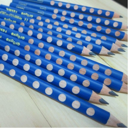 ดินสอสามเหลี่ยมสีดำ B GROOVE จัมโบ้ แท่งยาว กล่อง 12 แท่ง