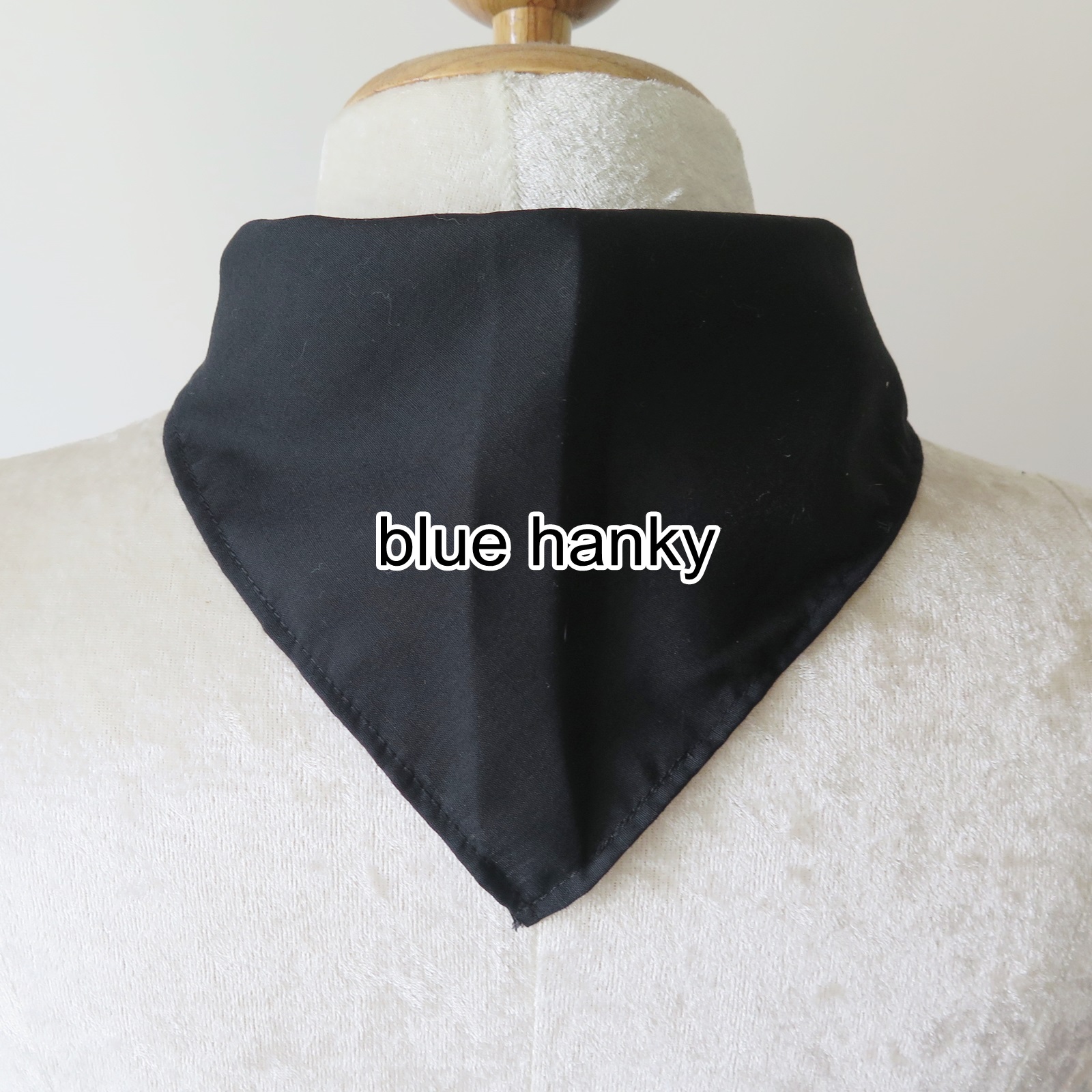 30ผืน สีดำ สามเหลี่ยม120ซม ลูกเสือ