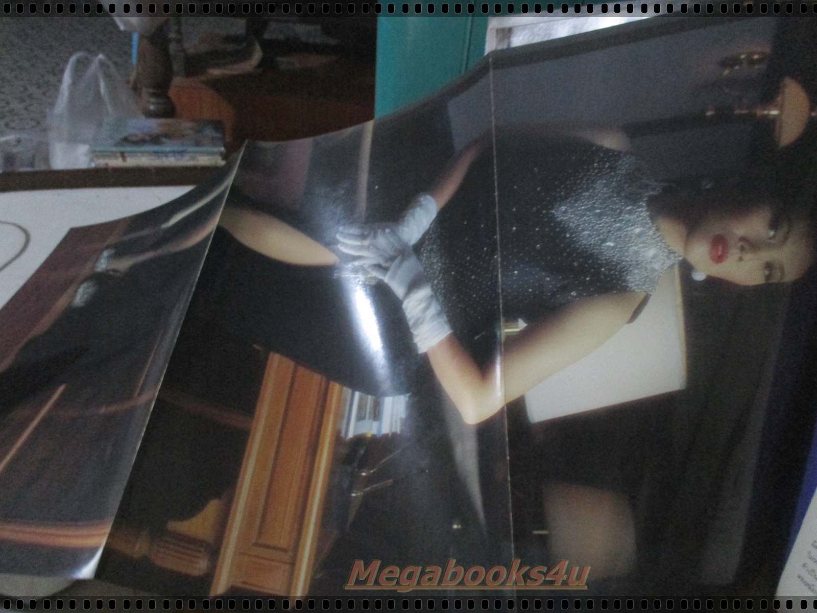 นิตยสารวาไรตี้ ฉบับ04 ปี2535 ปก ชลิตตา พาณิชยการ มีโปสเตอร์ขนาดใหญ่ของ ตวงพร จาติกวณิช