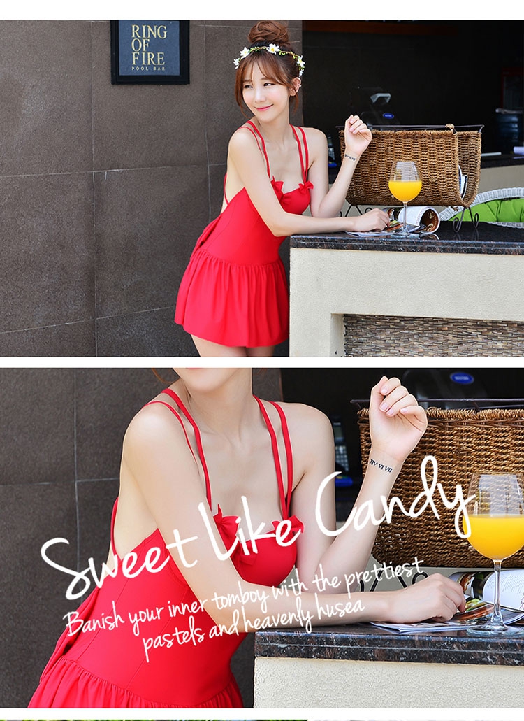 ***พรีออเดอร์***บิกินี่ชุดว่ายน้ำวันพีซ one-piece สีดำ แต่งช่วงอกด้วยโบว์เล็กๆ น่ารัก เล่นดีเทล sexy เล็กๆ โชว์แผ่นหลัง ด้วยสายบราคู่สลับไขว้กัน ช่วงกระโปรงแต่งระบาย สดใสน่ารักรับลมทะเล สวยเหมือนแบบค่ะ