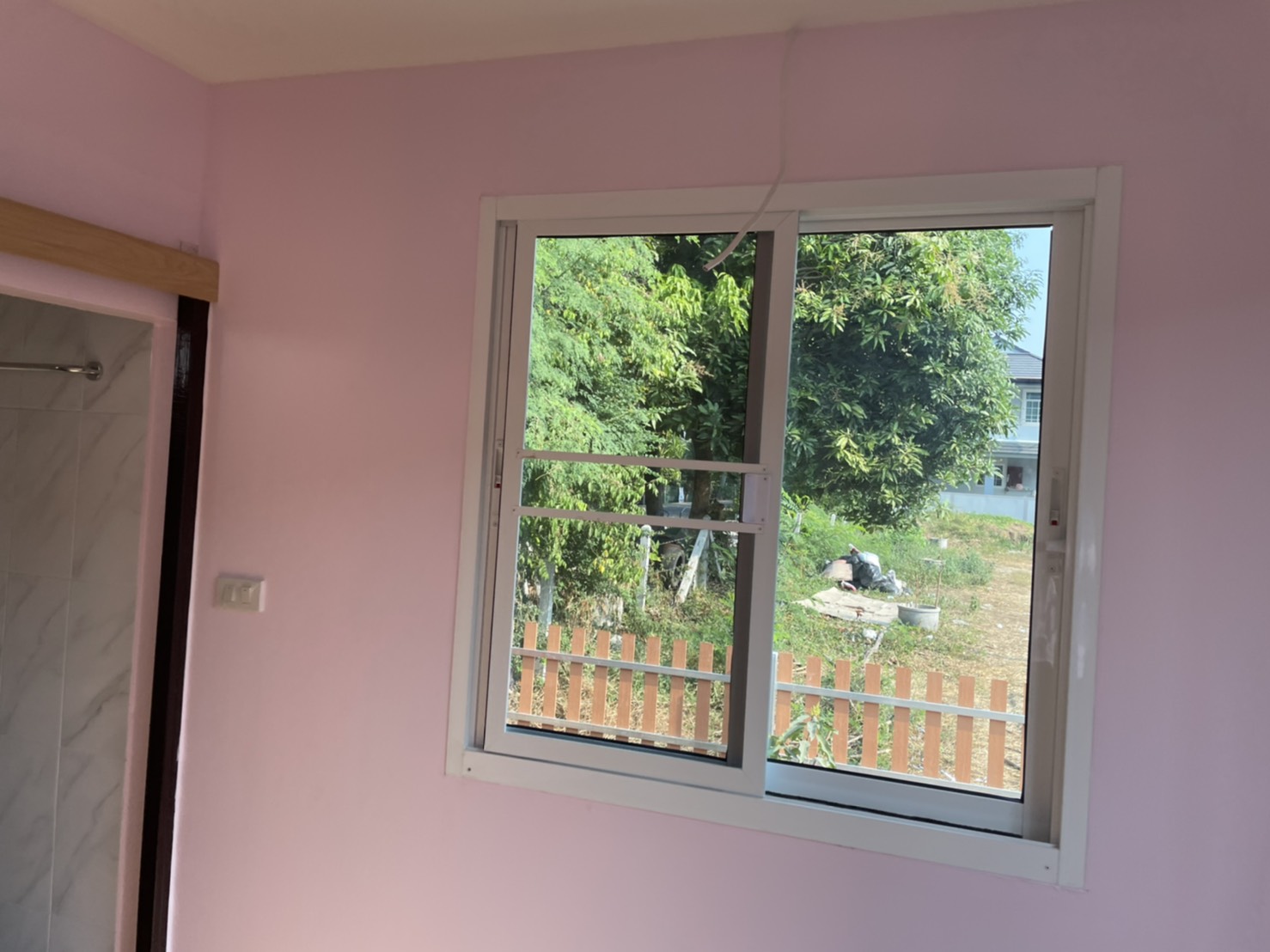 บ้านน็อคดาวน์ ขนาด 4*6 เมตร พร้อมระเบียง 2*3 เมตร 1 ห้องนอน 1ห้องน้ำ 1ห้องโถง