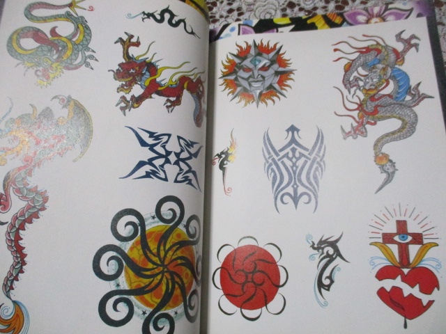 นิตยสารลายสัก TATTOO, COLOUR TATTOO ฉบับที่17 ปี25** (หนังสือบ้าน มือสอง) (สภาพ85-95%)