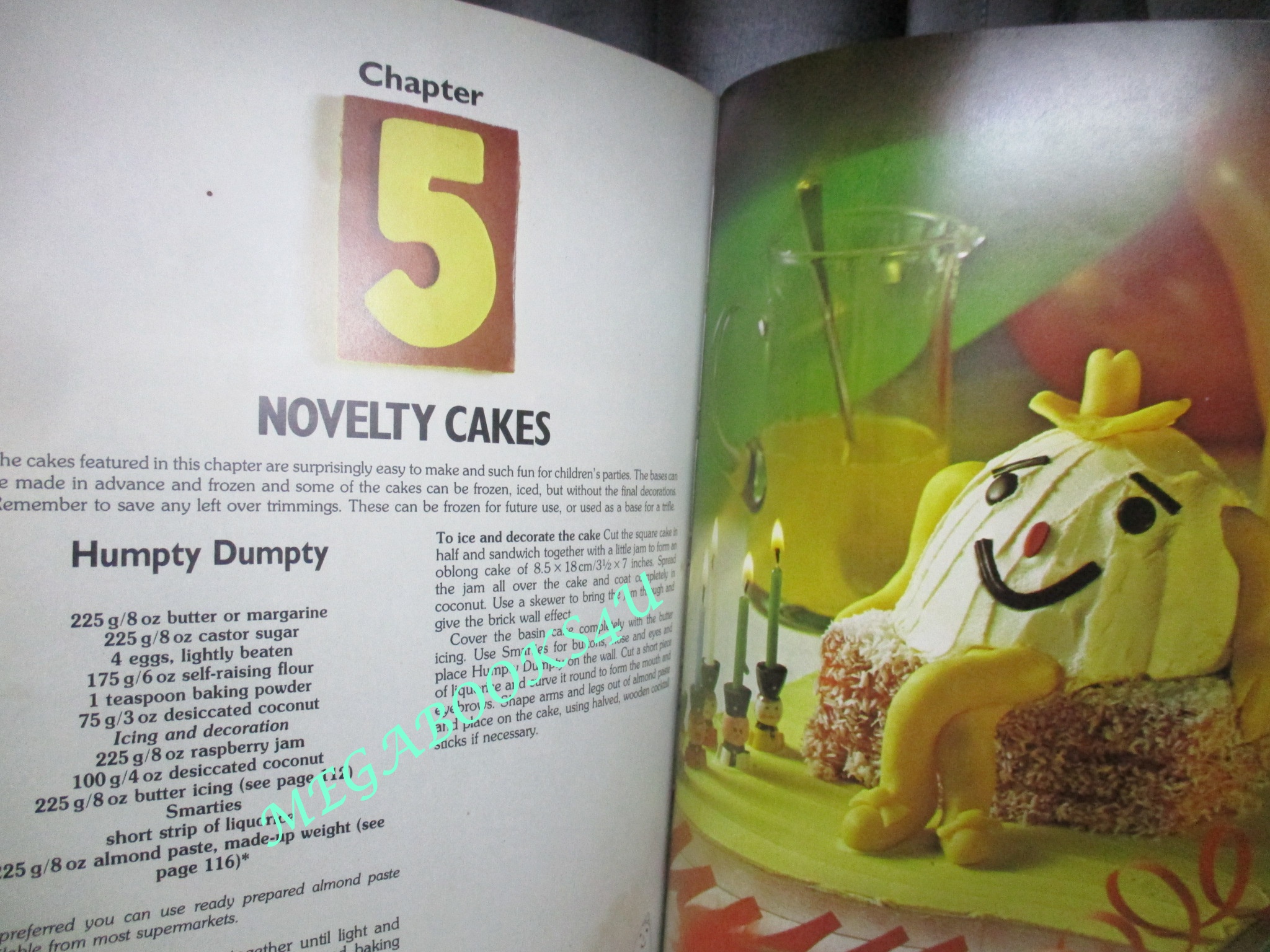 หนังสือ ตำราตกแต่งและทำขนมเค้ก(ปกแข็ง) (ภาษาอังกฤษ) Hamlyn All Colour Book of Cakes and Cake Decorating - Jill Spencer - 1981 Edition