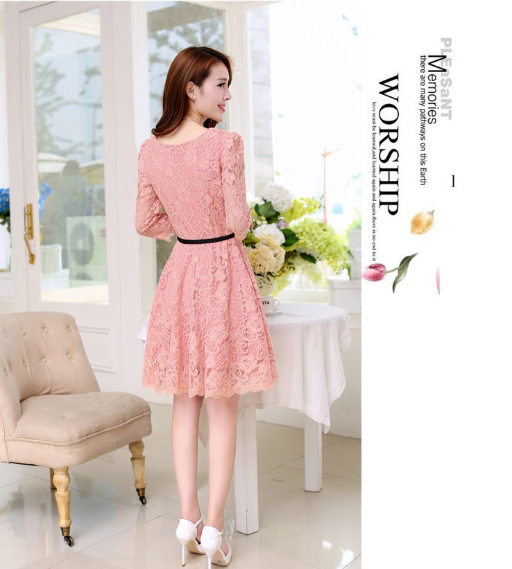 **หมดค่ะ**เดรสลูกไม้ใส่ไปงานแต่งสีชมพูแขนยาว หรูหรา เข็มขัดสีแดงรูปดอกกุหลาบ ซีทรูช่วงแขน ติดซิปด้านข้าง มีซับใน สวยคุณภาพดีเหมือนแบบค่ะ