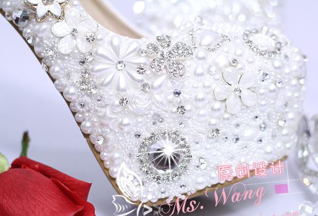 รองเท้าเจ้าสาวประดับมุขสวยหรู ไซต์ 34-39 สูง 4,4.8,5.6