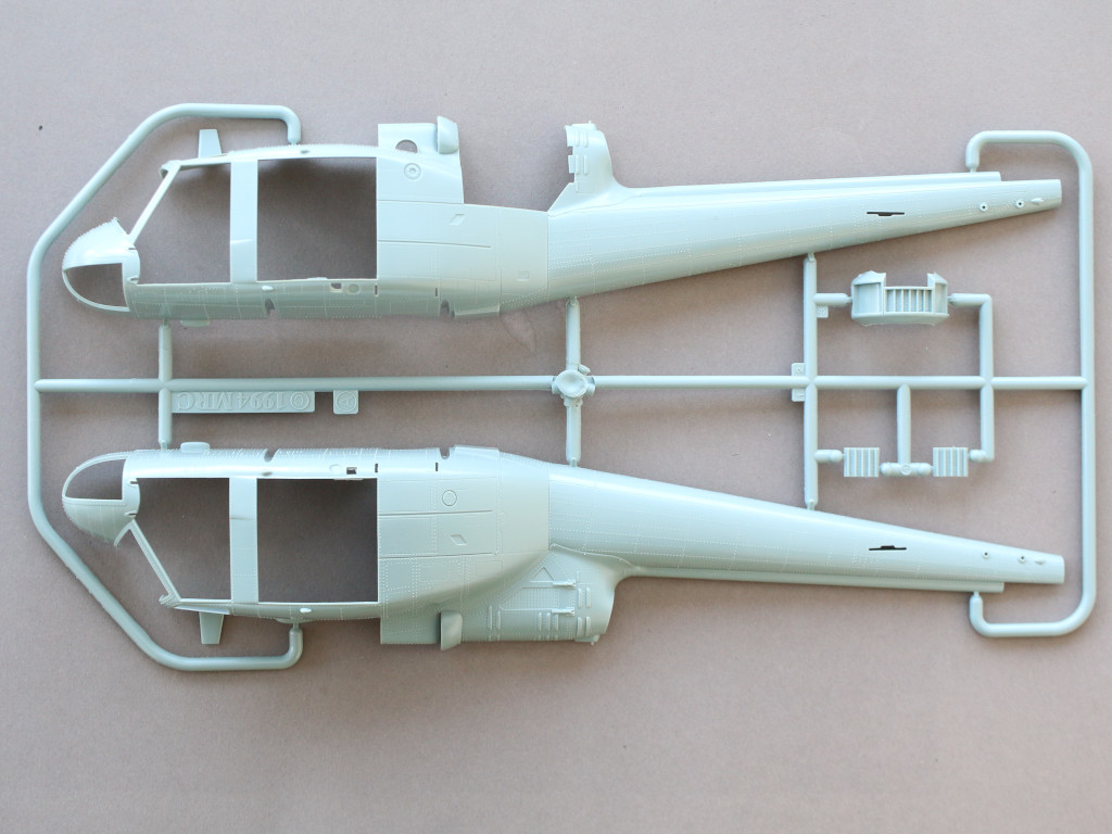 1/35 BELL UH-1C
