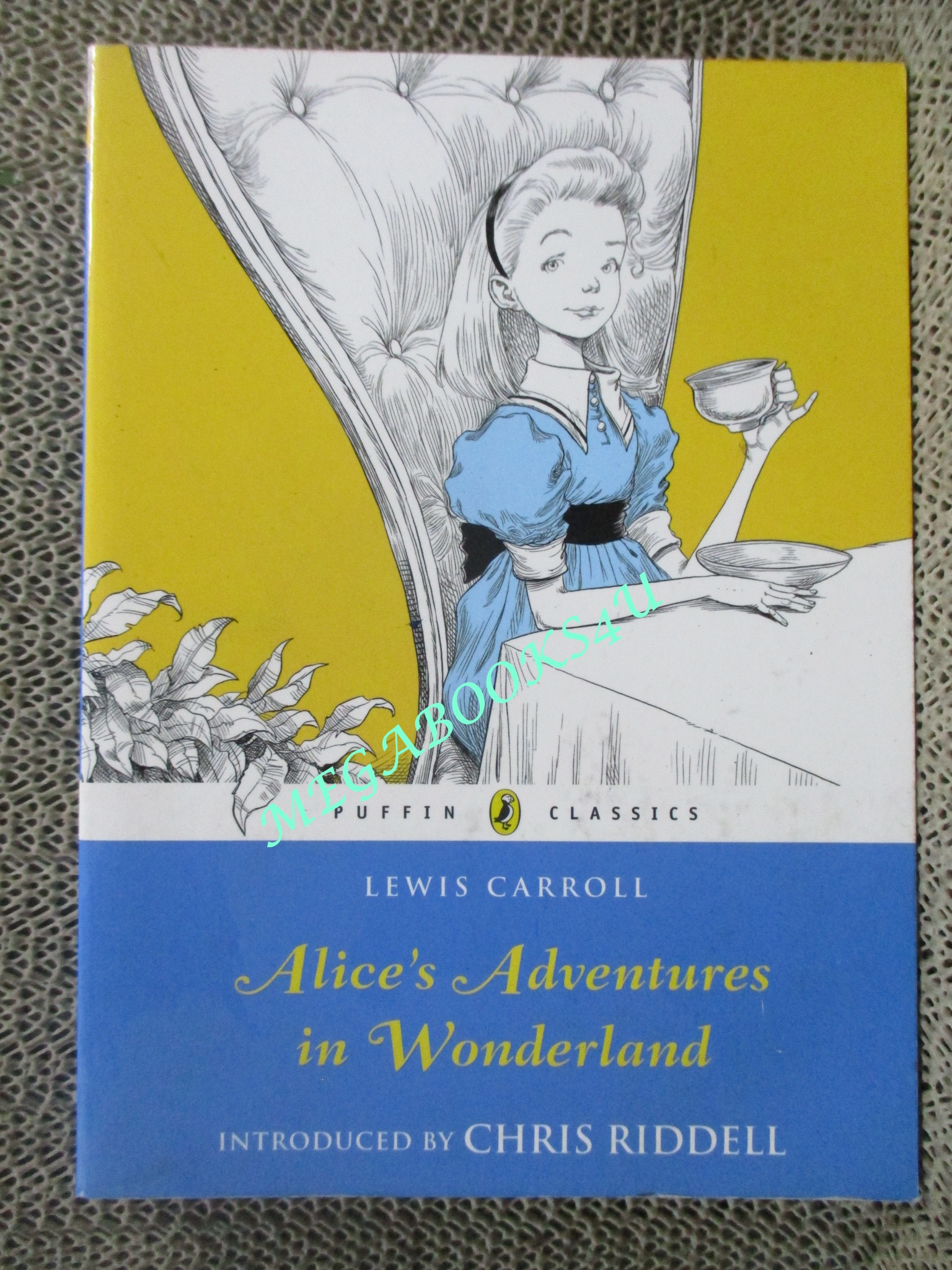 Alice's Adventures in Wonderland - Lewis Carroll