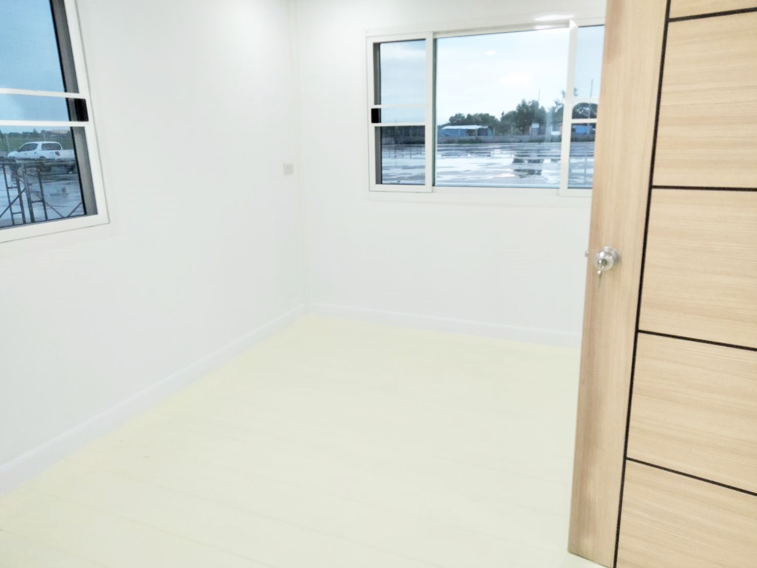 บ้านน็อคดาวน์ ขนาด 9 * 8 เมตร ในตัวบ้าน ขนาด 6*6 เมตร ราคา 550000 บาท