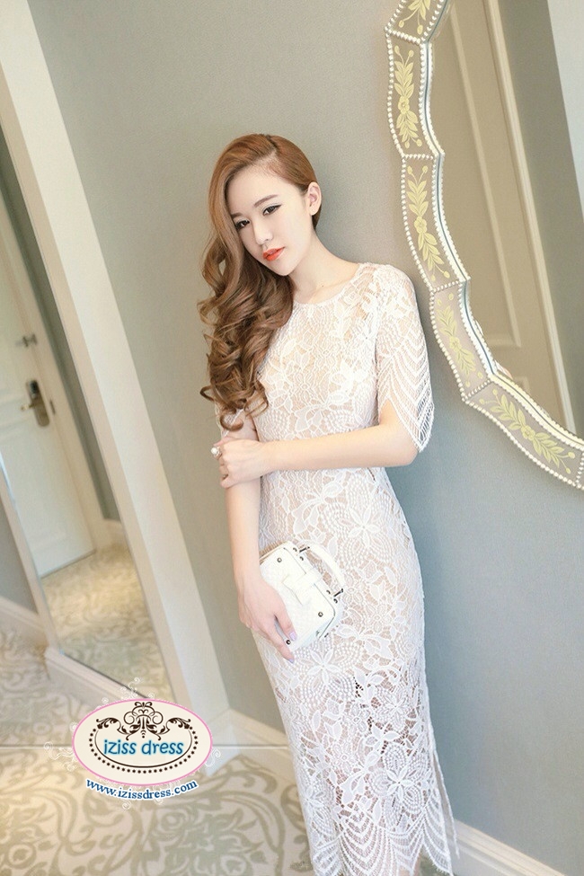 **หมดค่ะ**เดรสลูกไม้ซีทรู+สายเดี่ยวซับใน แขนสามส่วน ด้านหลังดีไซน์เปิดหลังเล็กน้อย เหมือนแบบใส่แล้วลุคสวยเซ็กซี่มากๆค่ะ