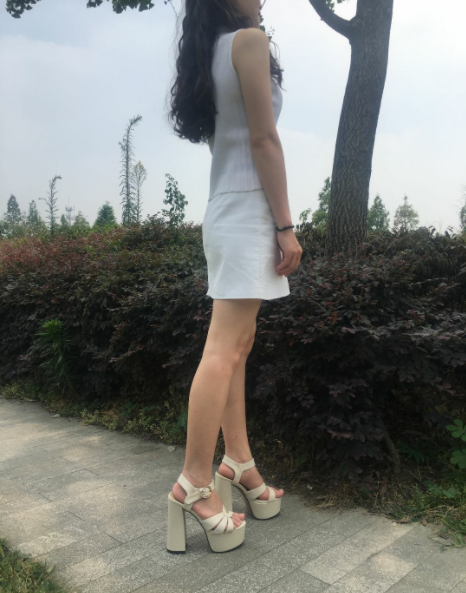 รองเท้าส้นสูงส้นใหญ่สีขาว/ครีม ไซต์ 33-40