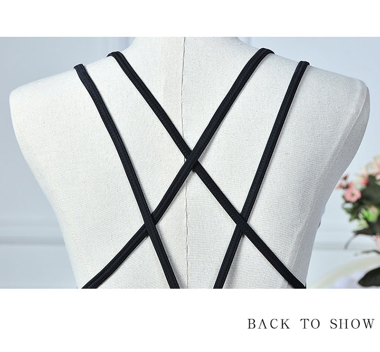 ***พรีออเดอร์***บิกินี่ชุดว่ายน้ำวันพีซ one-piece สีดำ แต่งช่วงอกด้วยโบว์เล็กๆ น่ารัก เล่นดีเทล sexy เล็กๆ โชว์แผ่นหลัง ด้วยสายบราคู่สลับไขว้กัน ช่วงกระโปรงแต่งระบาย สดใสน่ารักรับลมทะเล สวยเหมือนแบบค่ะ