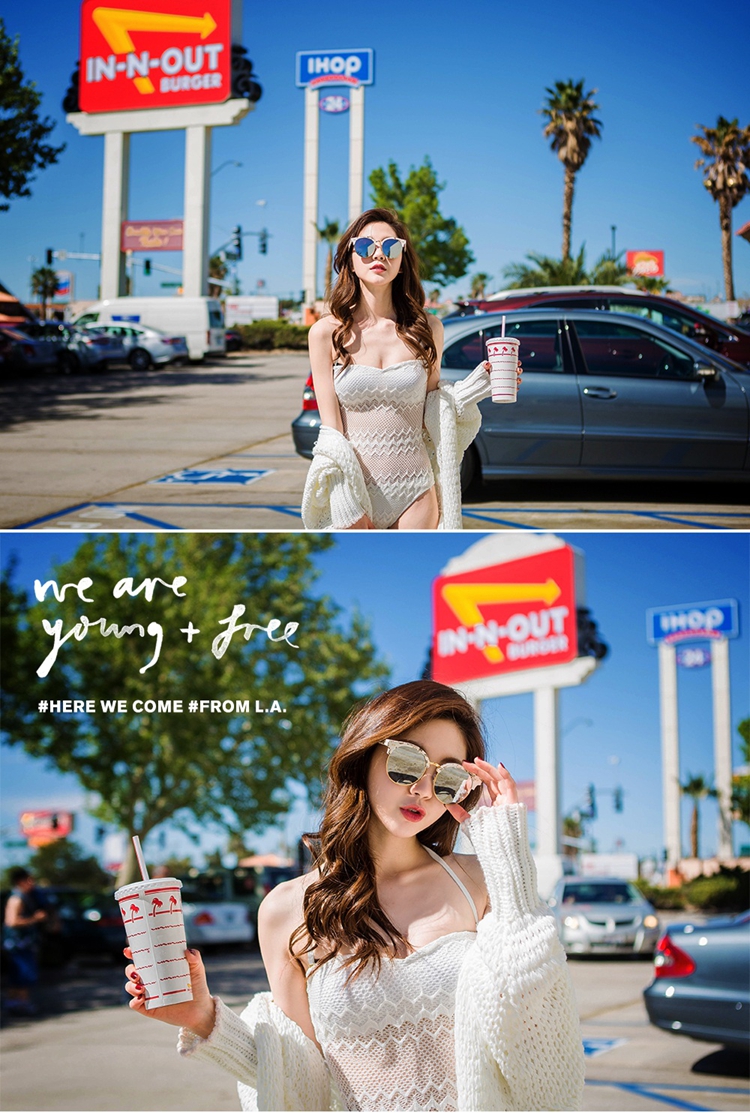 ***พรีออเดอร์***บิกินี่ชุดว่ายน้ำวันพีซ one-piece สีขาวครีมผ้าลูกไม้ ผูกโบว์น่ารักที่คอ เล่นดีเทล sexy เล็กๆ โชว์หน้าท้องแบนราบ สดใสน่ารักรับลมทะเล สวยเหมือนแบบค่ะ