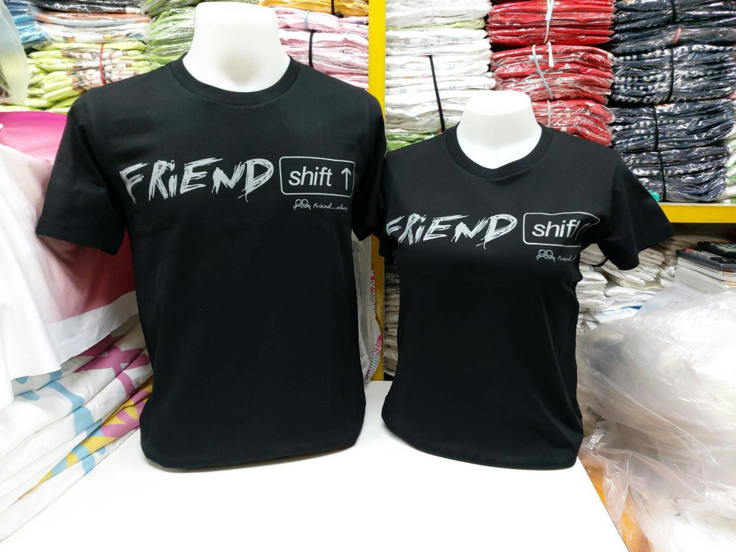 เสื้อยืดเป่ายิ้งฉุบ ของแท้100% คอตตอนแท้ เสื้อ เฟรนชิป ขายดีตลอดกาล สีดำ เสื้อยืดผ้าดี